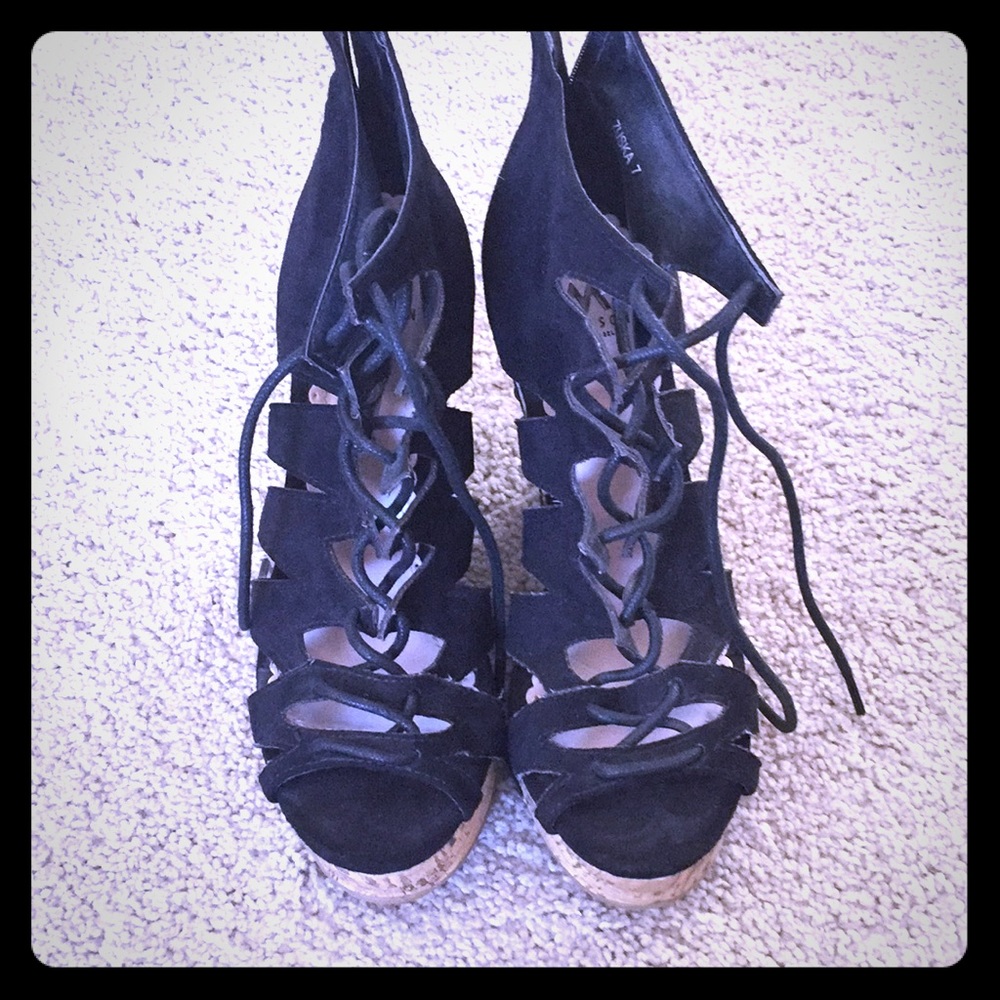 Wedge shoes